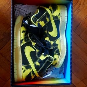 Nike Dunks-Neon and Black (never worn!) M7